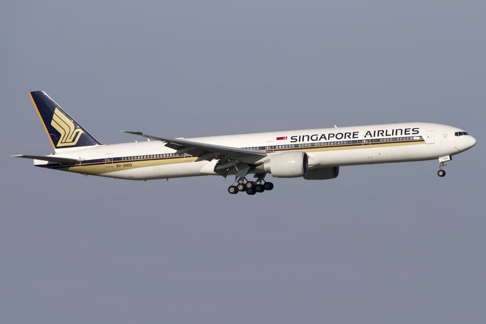 Boeing 777-200 of Singapore Airlines Canvas Art - Luca NicolottiStocktrek Images (18 x 12)