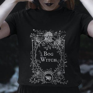 Bog Witch Tee | Frog and Dragonfly Witchy Shirt | Nature Witch Gift | Goblincore Cottagecore Unisex T-Shirt