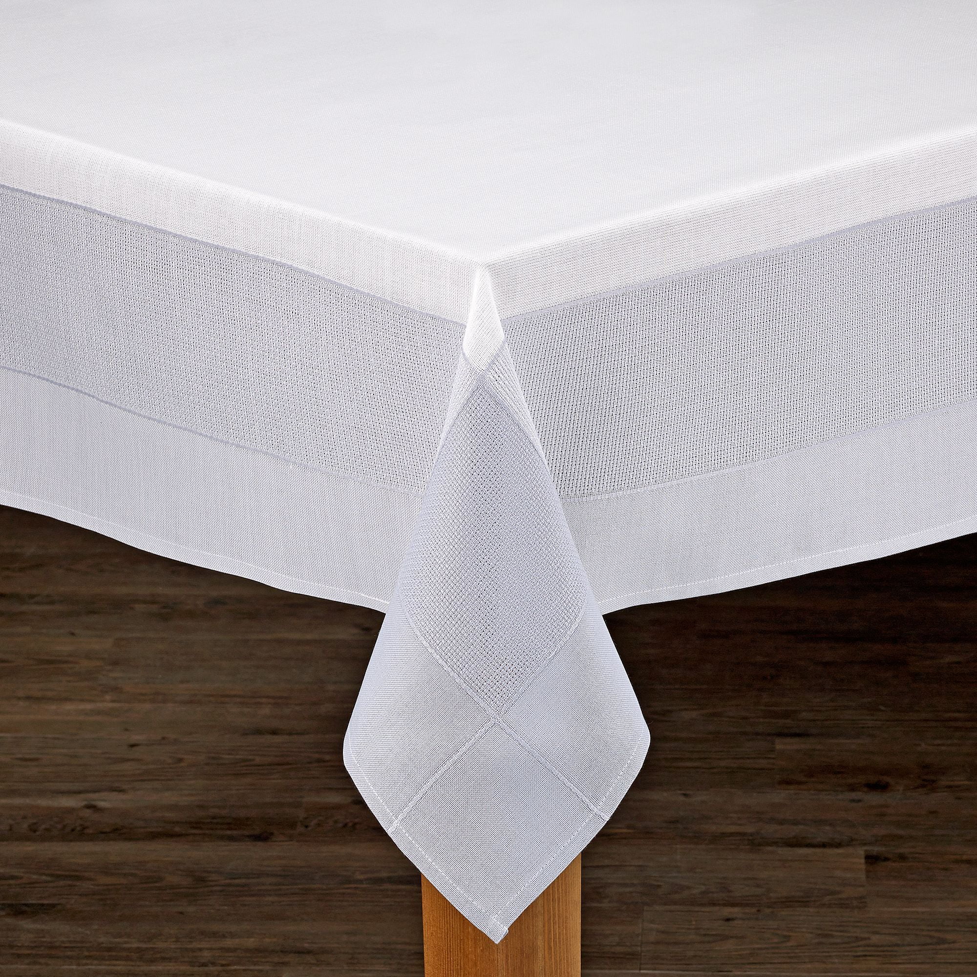 Bohemia 60"x120" Cotton/Poly Tablecloth in White/Grey