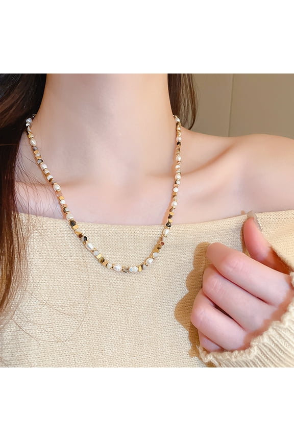 Bohemian Pearl Beaded Choker Necklace for Women Irregular Chip Natural Stone Shell Beads Necklace Handmade Gemstone Ocean Statement Necklace Y2K Boho Summer Beach Vacation Jewelry Gift for Women