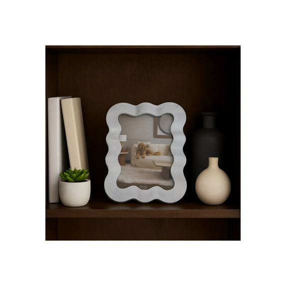 Boho Polyresin Picture Frame with Wavy Design - Aesthetic Home Decor for Bedroom, Office & Living Room - Casual Style Photo Display - 9" White