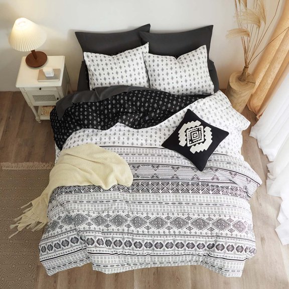 Boho Queen Comforter Set, Boho Bed in a Bag 8-Pieces Bedding Set, Reversible Aztec Pattern, Design with Soft Microfiber, Lightweight, Warm and Breathable (White and Black, 90x90 Inches)