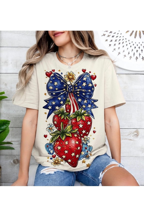 Boho Strawberry 4th of July T-Shirt – Cute Coquette Patriotic Bow Shirt with Preppy Summer Vibes