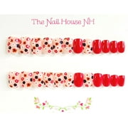 Bold Daisy Square Press-on Nails by The Nail House NH - 24 Pieces