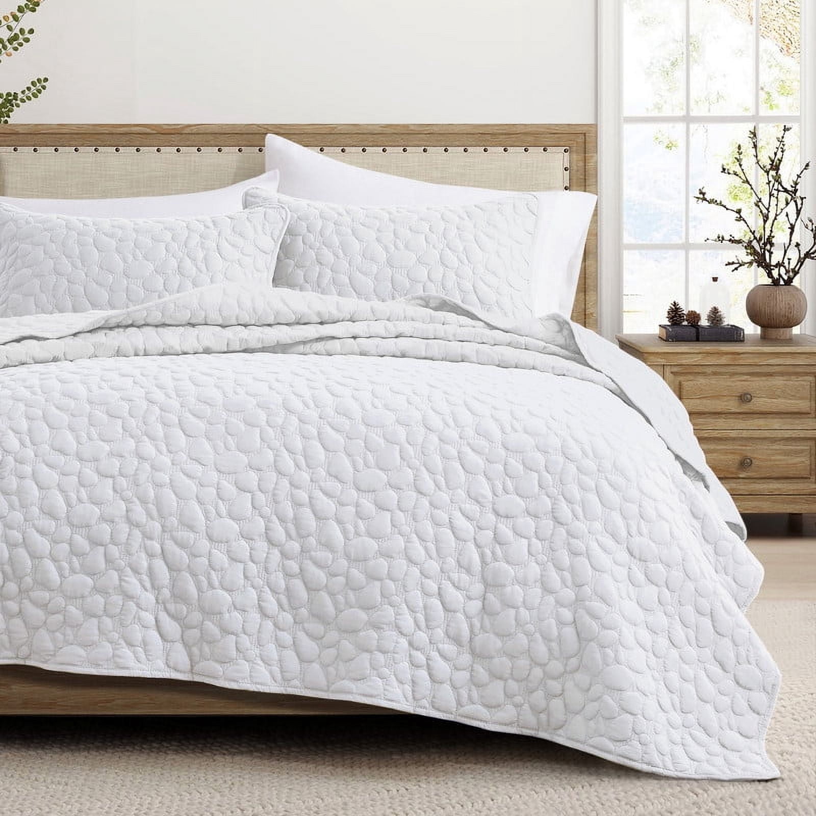 Bonlino Quilt Bedding Set King Size - Lightweight Quilt Set Summer Farmhouse White, Soft Bedding Bedspread Coverlet Modern Quilt with 2 Pillow Shams for Bedroom Home Bed All Season (Over King, White)