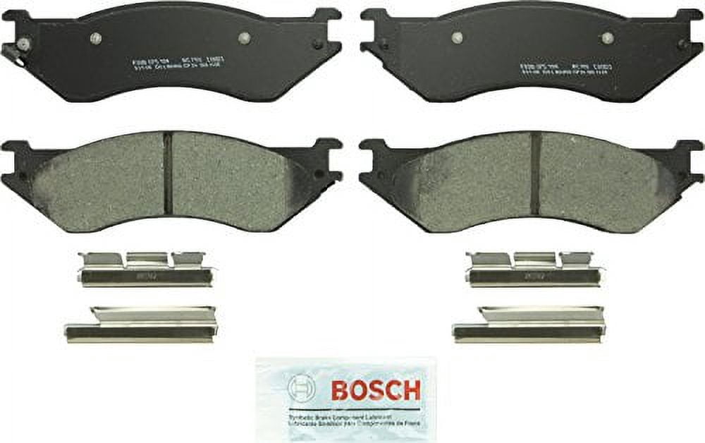 Bosch BC702 QuietCast Premium Ceramic Disc Brake Pad Set for Ford: 1997-02 Expedition, 1999-03 F-150, 2004 F-150 Heritage, 1997-99 F-250; Lincoln: 1998-02 Navigator - FRONT