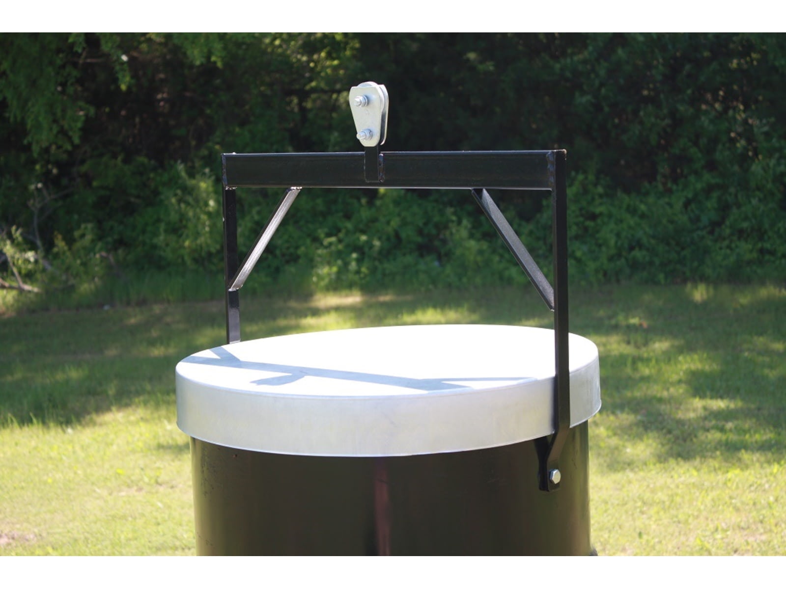 Boss Buck 55 Gallon Drum Hanging Bail Hunting Game Feeders