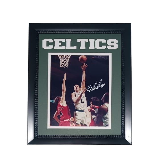 Boston - Basketball E.Montross Action Shot 11x14 Auto Frame