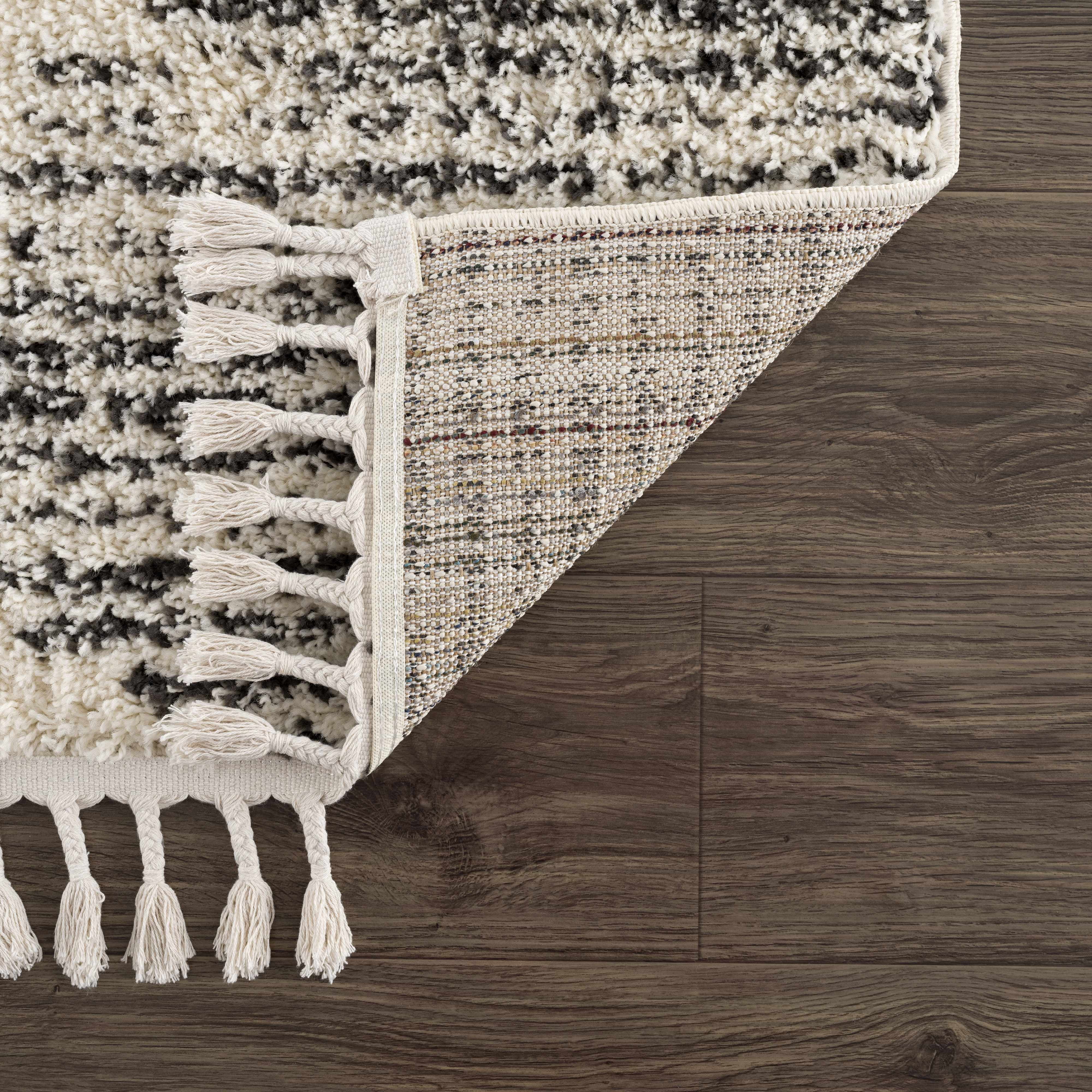 BoutiqueRugs Howth Boho Moroccan Geometric Shag with Tassels for Living Room, Bedroom - Beige, Charcoal, Gray - 5'3" Round