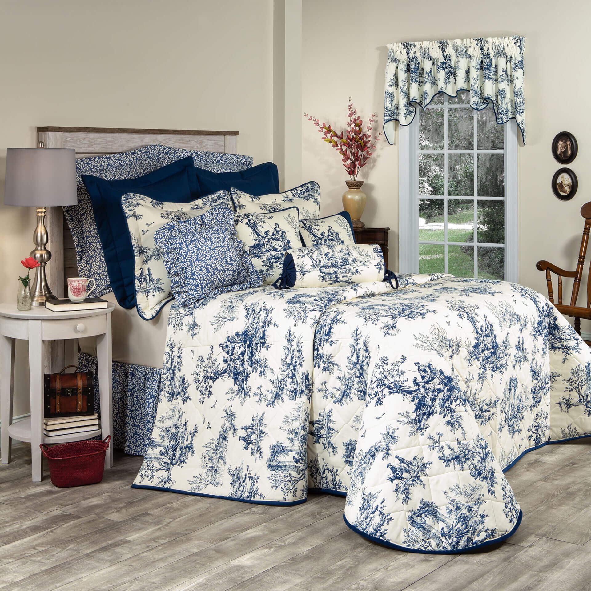 Blue and White Cotton Queen Bedspread with Diamond Quilt Pattern