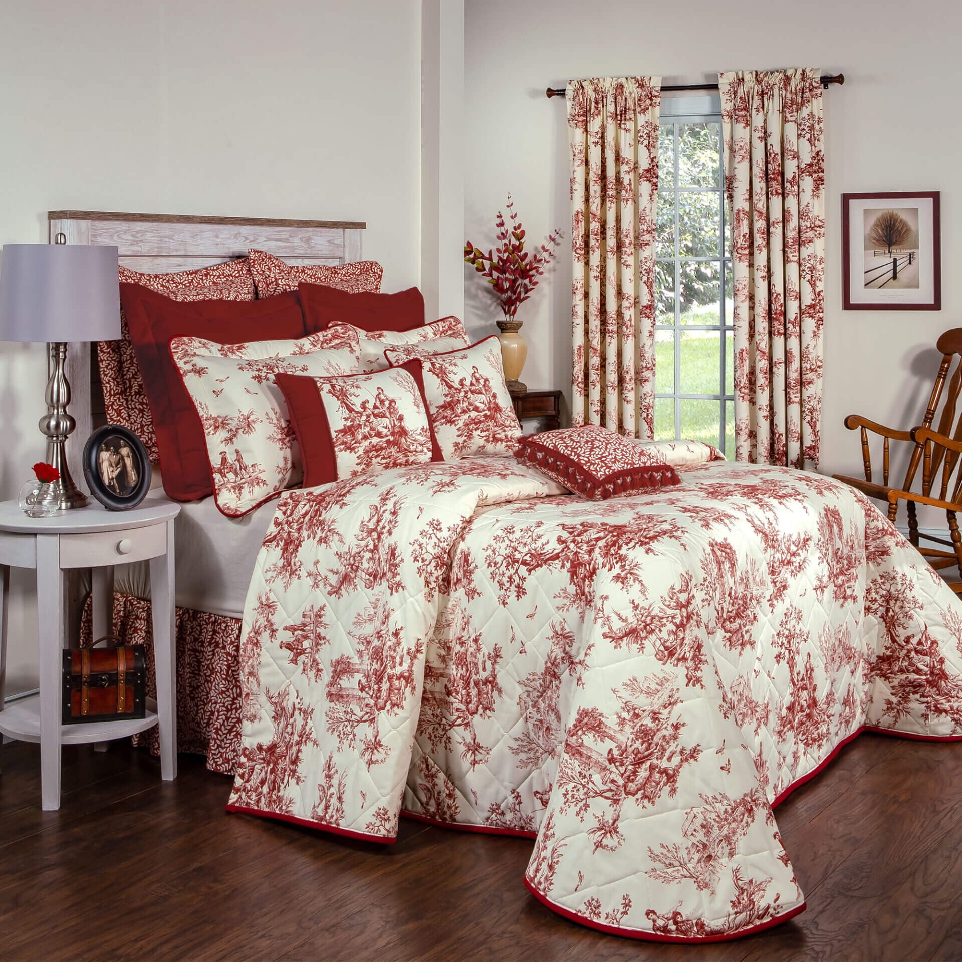 Full Red and Cream Cotton Bedspread with Diamond Quilt Pattern