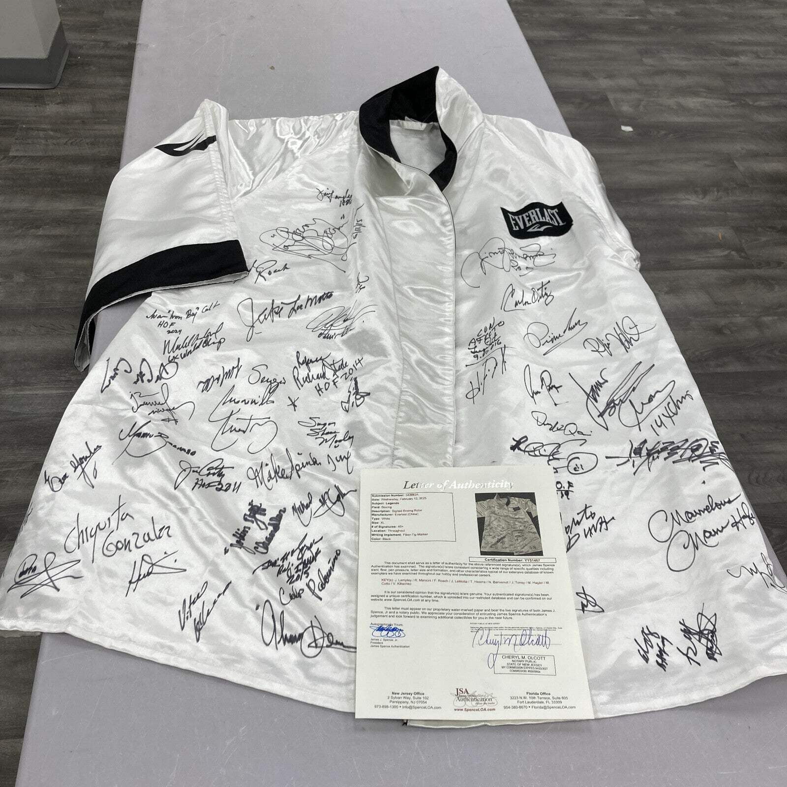 Everlast Robe Boxing Hall Of Fame Legends Signed Everlast Boxing Robe 40+ Signatures ...