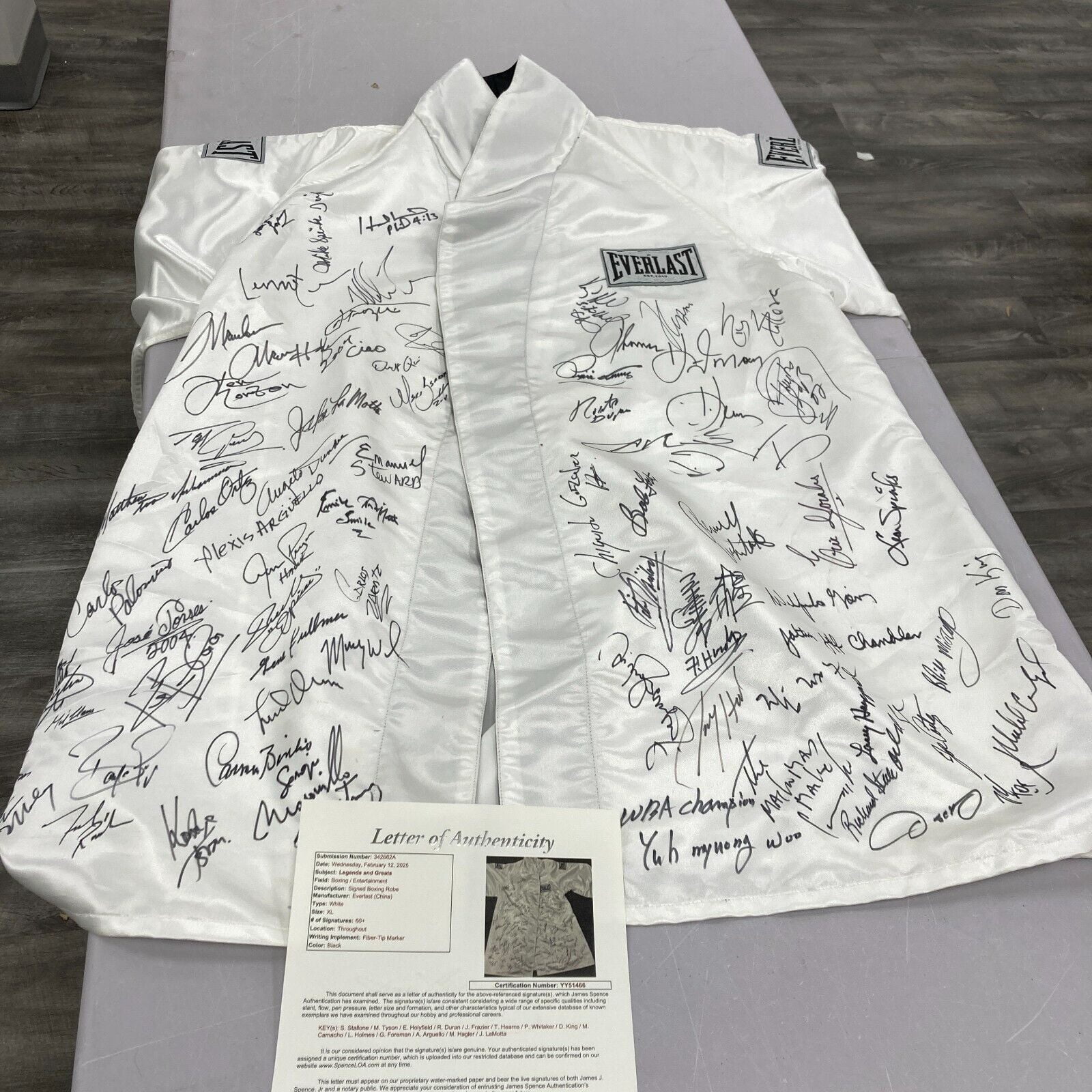 Everlast Robe Boxing Hall Of Fame Legends Signed Everlast Robe 60+ Sigs Sylvester ...