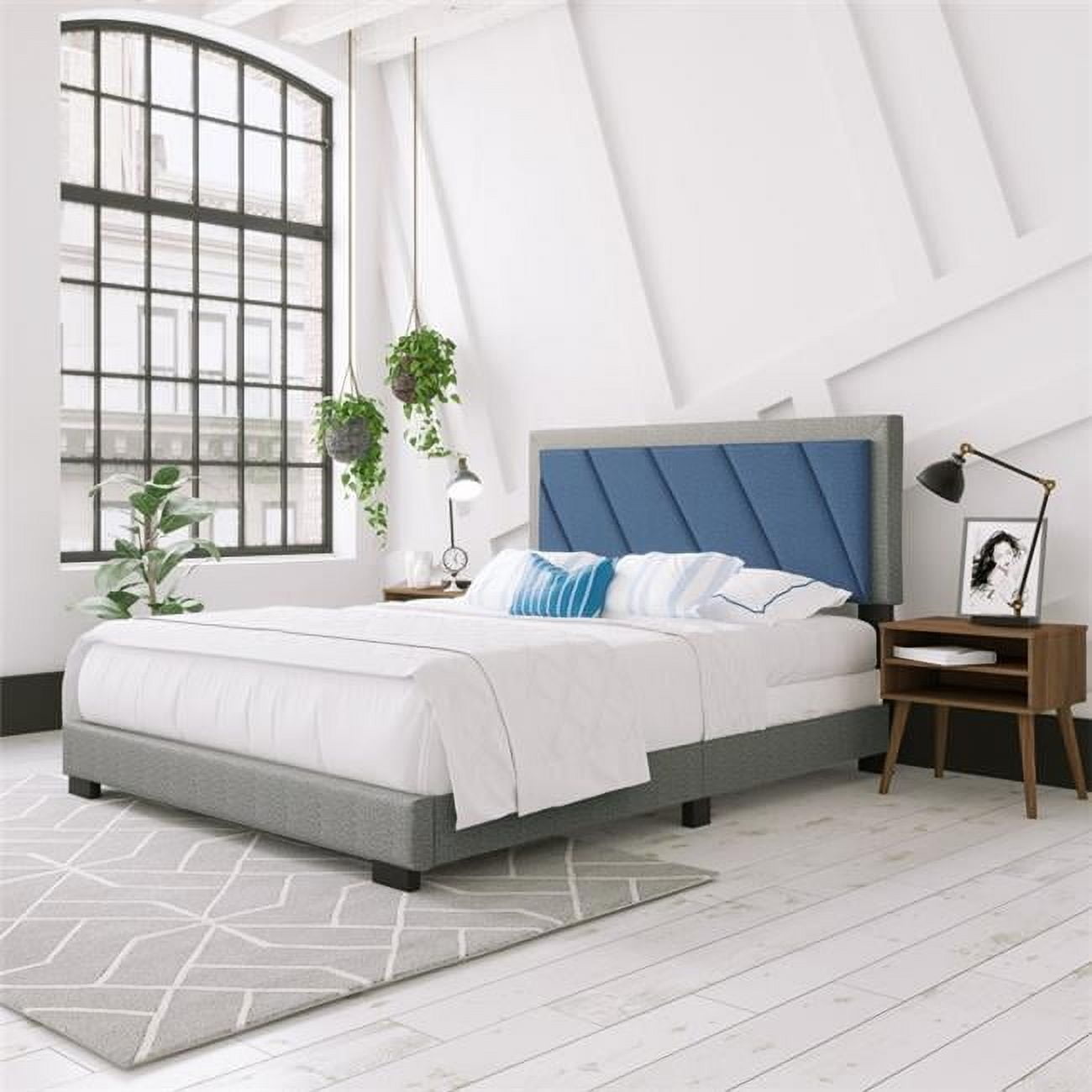 Full Blue Linen Upholstered Platform Bed with Tufted Headboard