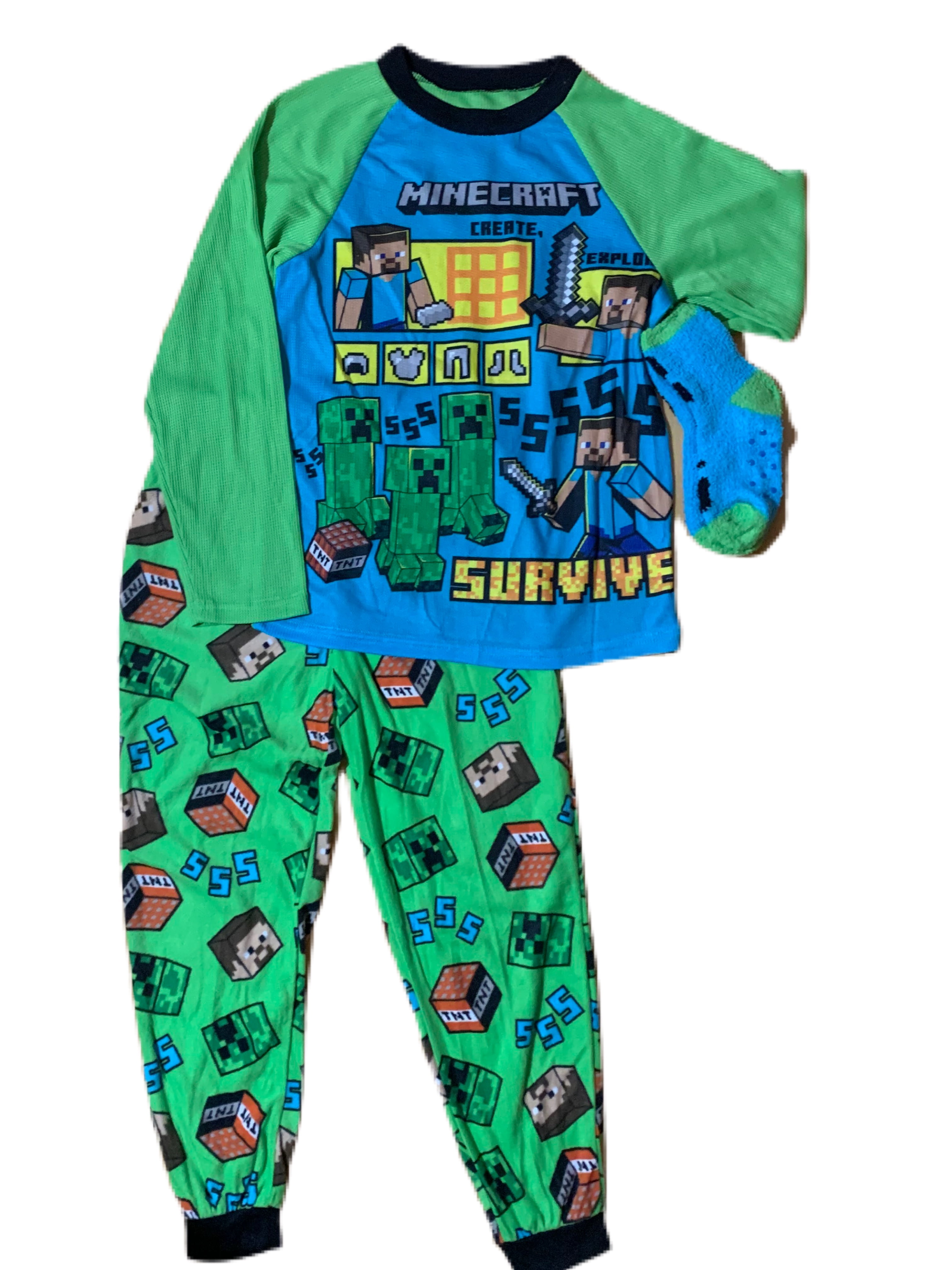 Boys Minecraft Pajamas Sleep Set with Socks Size 8 10 Runs Big We recommend to buy one size down