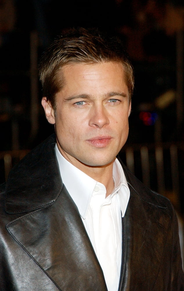 Brad Pitt At The Premiere Of OceanS Twelve Canvas Art - (16 x 20)