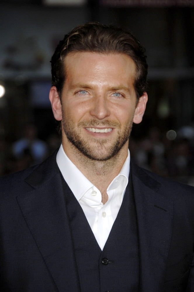 Bradley Cooper At Arrivals For All About Steve Premiere Canvas Art - (16 x 20)