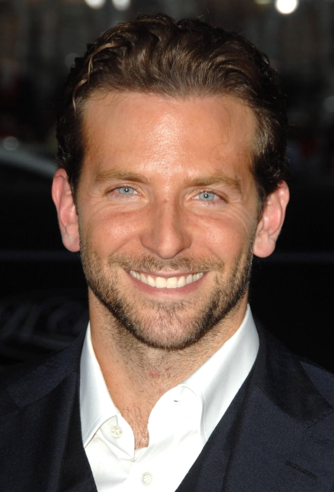 Bradley Cooper At Arrivals For All About Steve Premiere Canvas Art - (16 x 20)