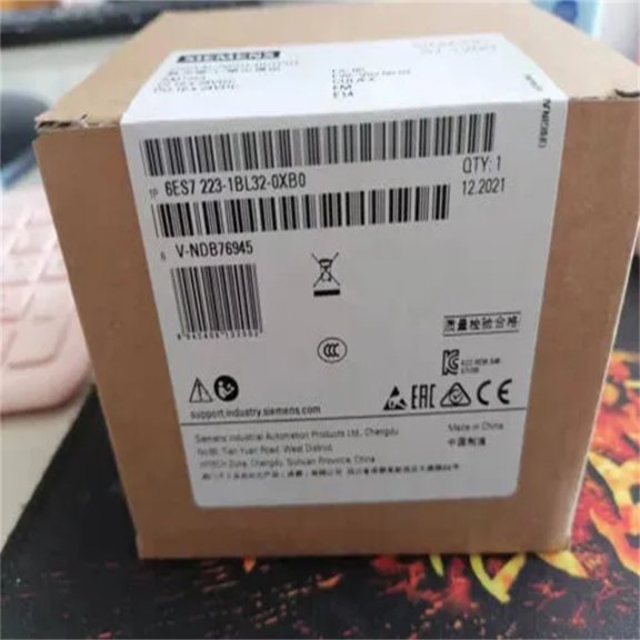 Brand New In Box  PLC 6ES7 223-1BL32-0XB0 6ES7223-1BL32-0XB0