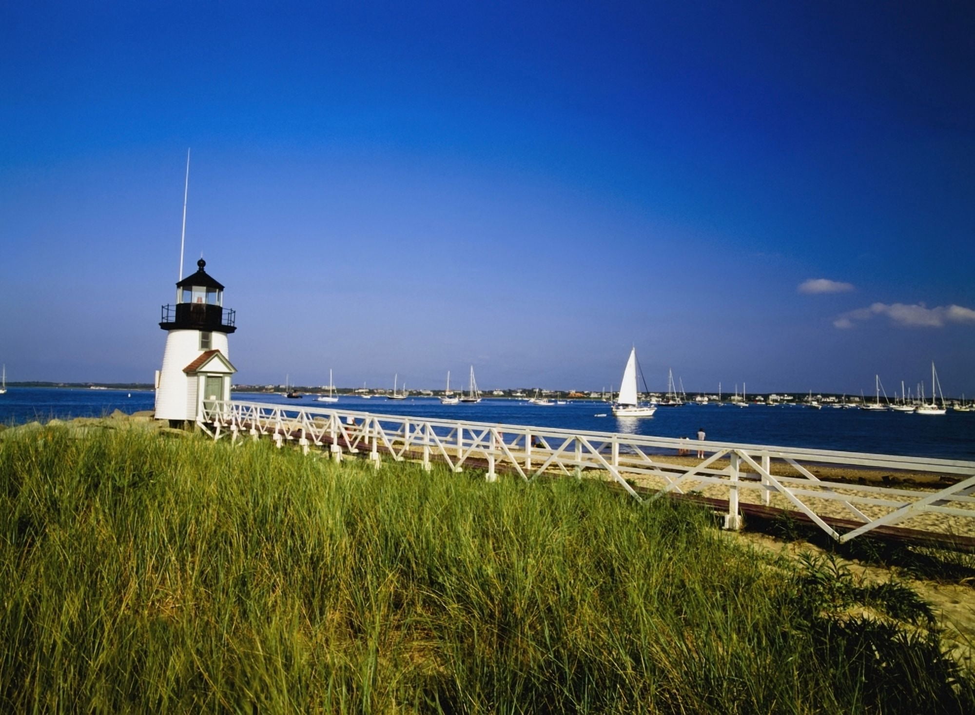 Brant Point Lighthouse Canvas Art - Ellen Rooney  Design Pics (18 x 13)