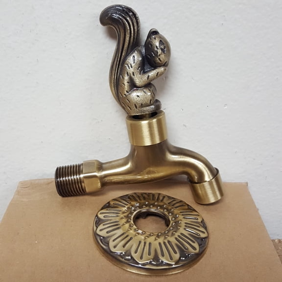 Brass Figure SQUIRREL Outdoor Garden Faucet Water Spigot (w/Flange-Backplate)NEW