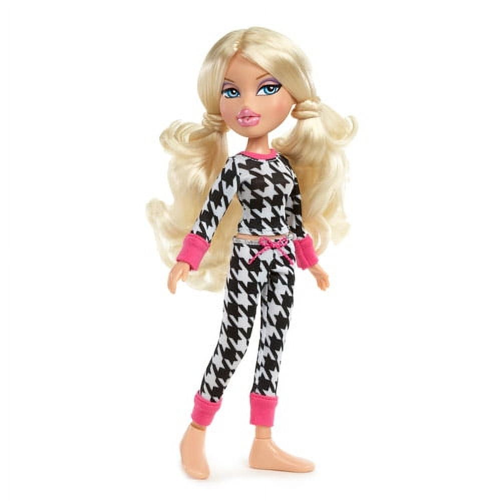 Bratz Sleep Over Cloe : : Toys