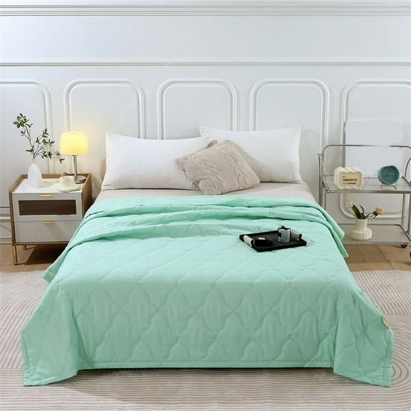 Breathable Summer Quilt Ventilation Blanket - Lightweight Cotton Blend, 100x150cm Size, Keeps Cool for Hot Sleepers, All-Season Bedding for Home or Travel Comfort
