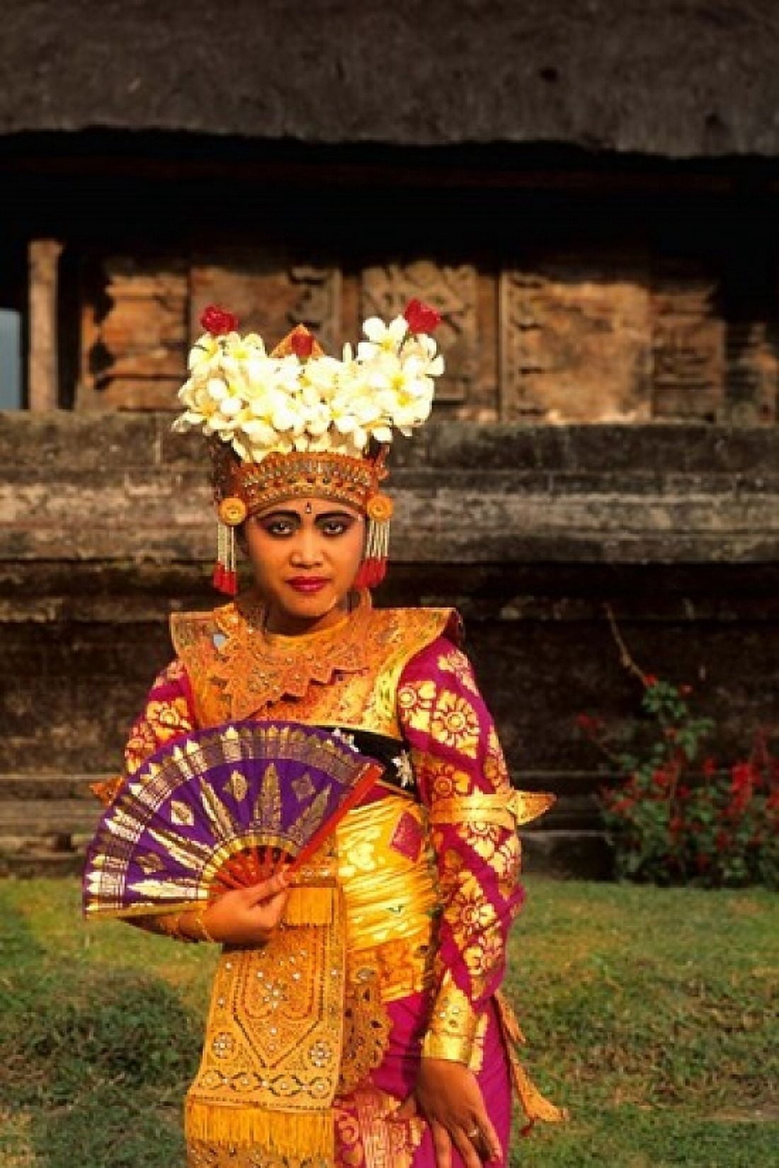 Bride in Traditional Dress in Ulur Danu Temple Lake Bratan Bali Indonesia Canvas Art - Bill Bachmann DanitaDelimont (24 x 36)