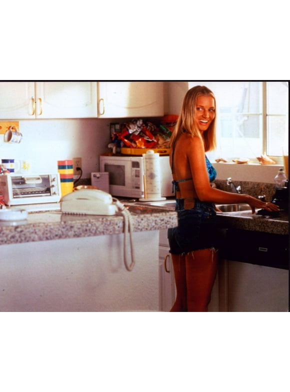 Bridget Fonda In Denim Shorts And Bikini Top For Jackie Brown Photo Print (8 x 10) - Item # MVM00335