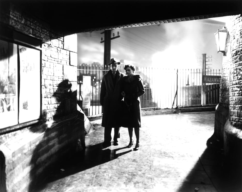 Brief Encounter Canvas Art - (20 x 16)