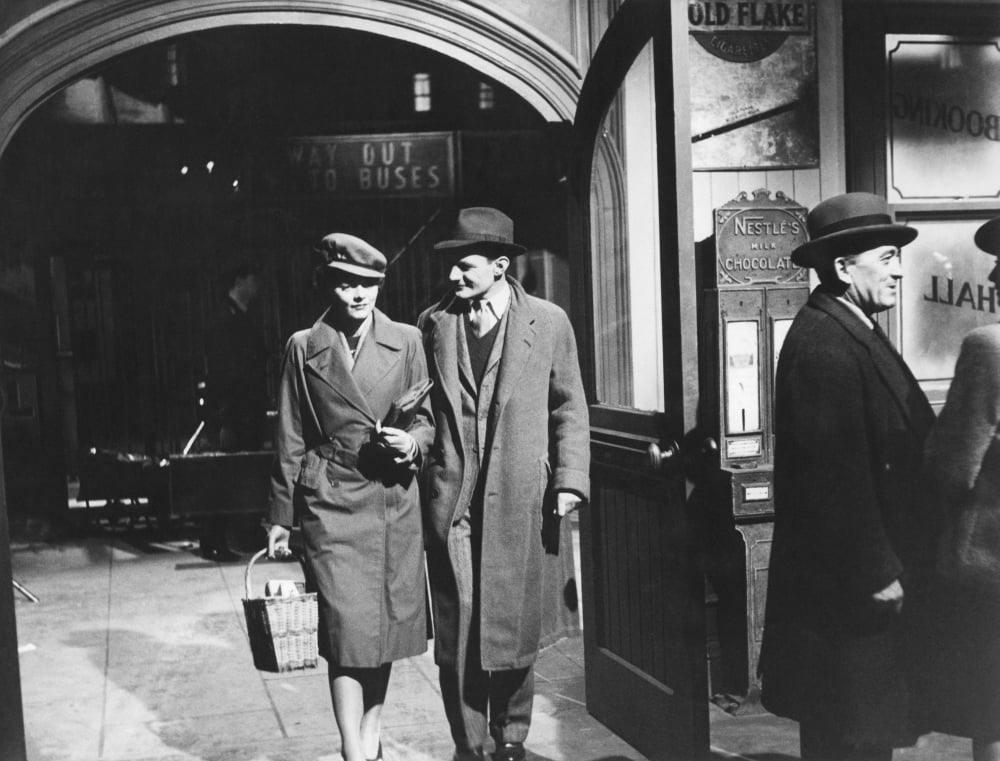 Brief Encounter Canvas Art - (20 x 16)