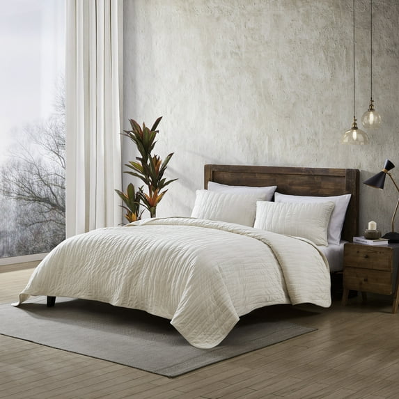 Brielle Home Velvet Diamond Quilt Collection
