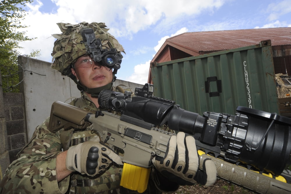 British soldier with his sharpshooter rifle and night vision Canvas Art - Andrew ChittockStocktrek Images (17 x 12)