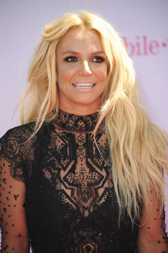 Britney Spears At Arrivals For 2016 Billboard Music Awards - Arrivals 1 Canvas Art -  (16 x 20)