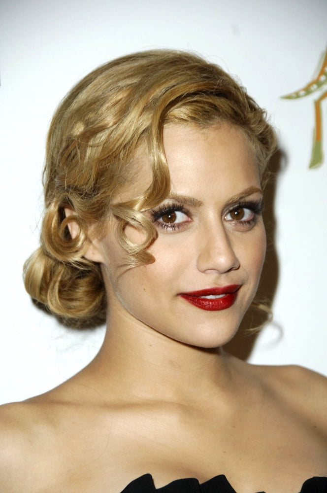Brittany Murphy At Arrivals For Premiere Magazine Party For The Dead Girl Canvas Art - (16 x 20)