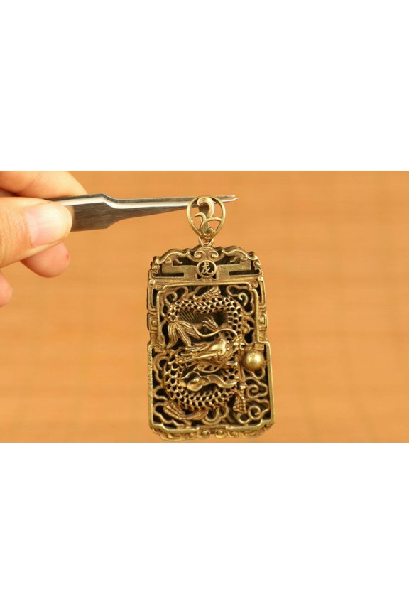 Bronze Hand Carved Dragon Statue Netsuke Pendant Amulet Cultural Gift Artisan Crafted Decor