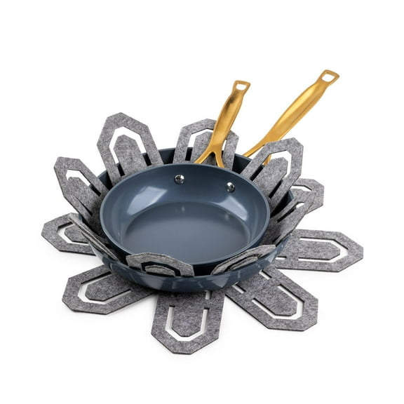 Brooklyn Steel Co. Jupiter 8¨ and 10¨ Fry Pans with Felt Cookware Protectors, Gray