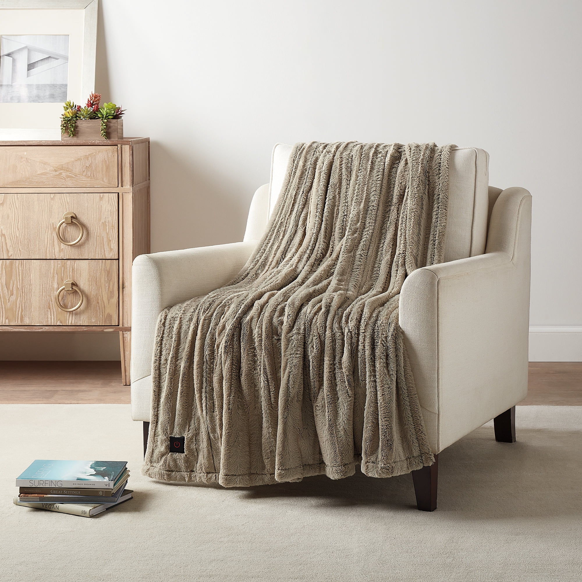 Brookstone Faux One Button Heated Throw in Taupe 50 inch x 60 inch Machine  Washable and Machine Dryable 100% Polyester - Walmart.com