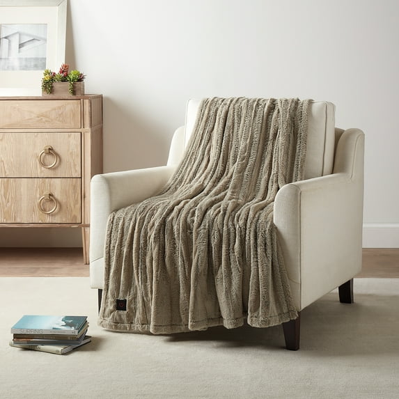 Brookstone Faux One Button Heated Throw in Taupe 50 inch x 60 inch Machine Washable and Machine Driable 100% pollyester