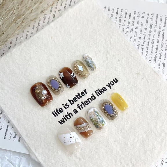 Brown tones are mainly integrated with colorful elements, pearl flowers are embellished to create exquisite handmade armor