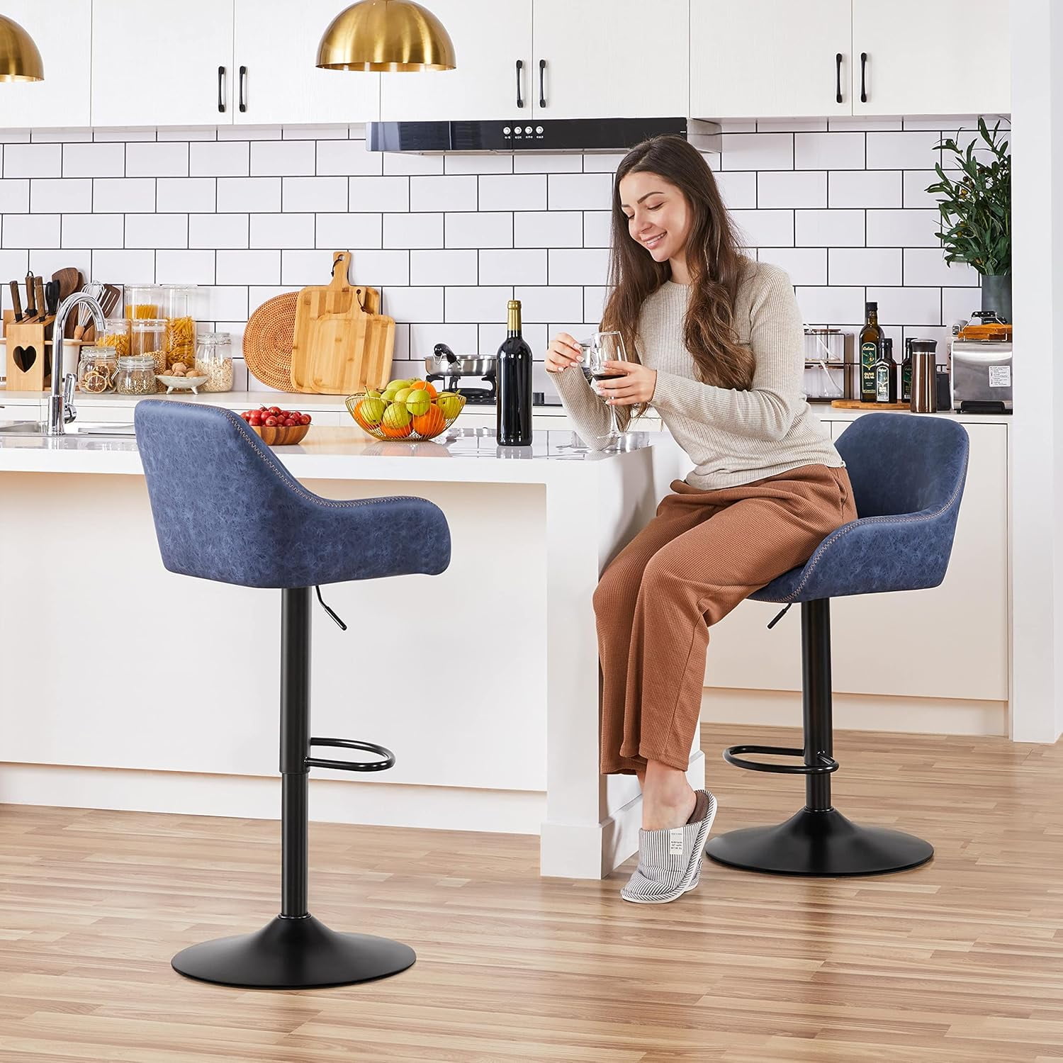 Brtye 2pcs Bar Stools, PU Leather Swivel Counter Height Barstools, Adjustable Bar Chairs with ...