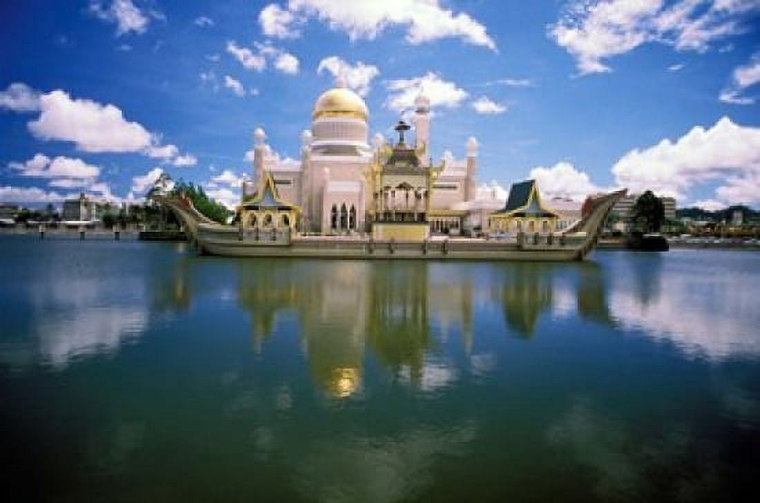 Brunei Sultan Omar Ali Saifuddin Mosque Canvas Art - Steve Roxbury DanitaDelimont (36 x 24)