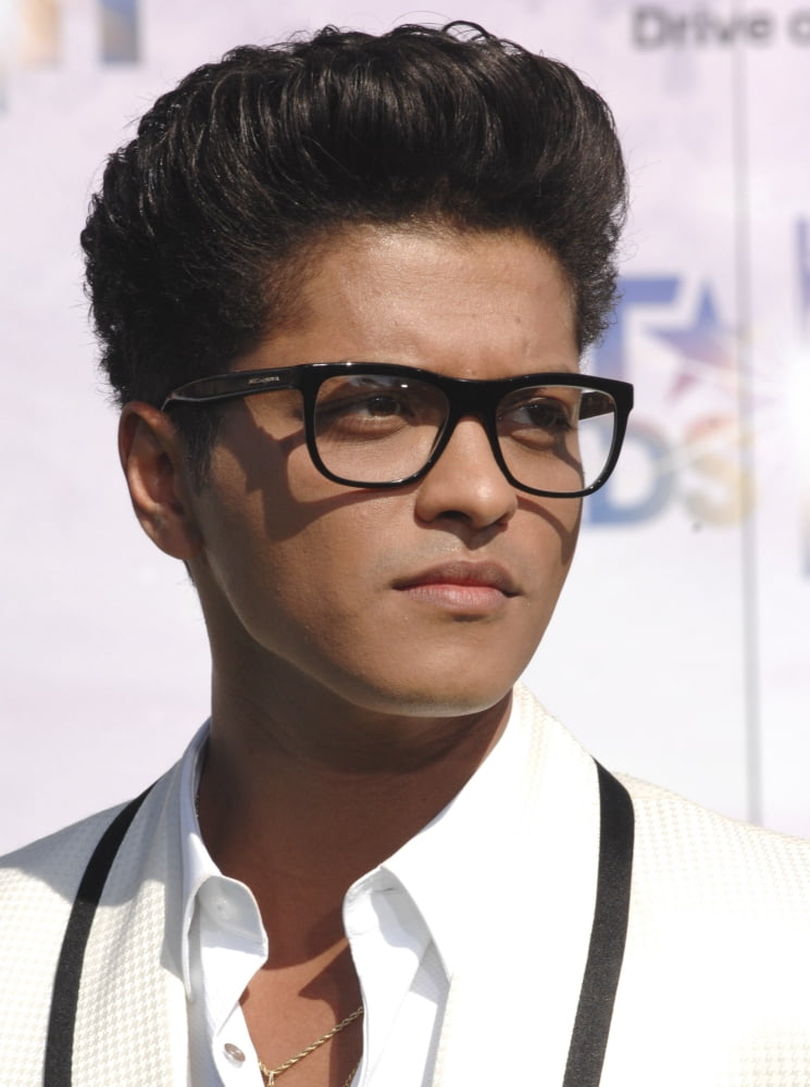 Bruno Mars At Arrivals For 2011 Bet Awards Canvas Art - (16 x 20)