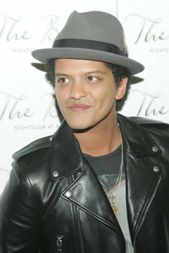 Bruno Mars At Arrivals For Bruno Mars At Bank Canvas Art - (16 x 20)
