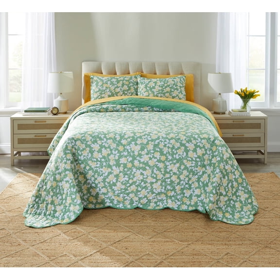 BrylaneHome BH Studio Scalloped Hem Bedspread