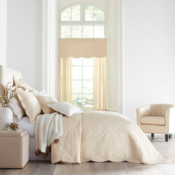 BrylaneHome Bedding Lightweight All Season Florence Quilted Oversized 100% Cotton Ultra Supreme Softness Bedspread