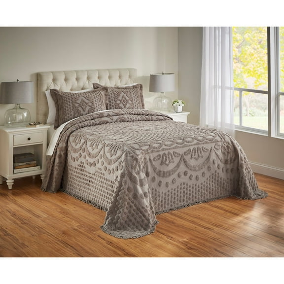 BrylaneHome Bedding Lightweight All Season Georgia Chenille Bedspread Ultra-Soft 100% Cotton with Medallion Pattern
