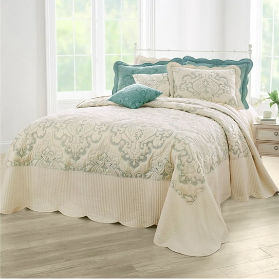 BrylaneHome Bedding Lightweight All Season Modern Amelia Quilted Damask Oversized Ultra Soft Bedspread