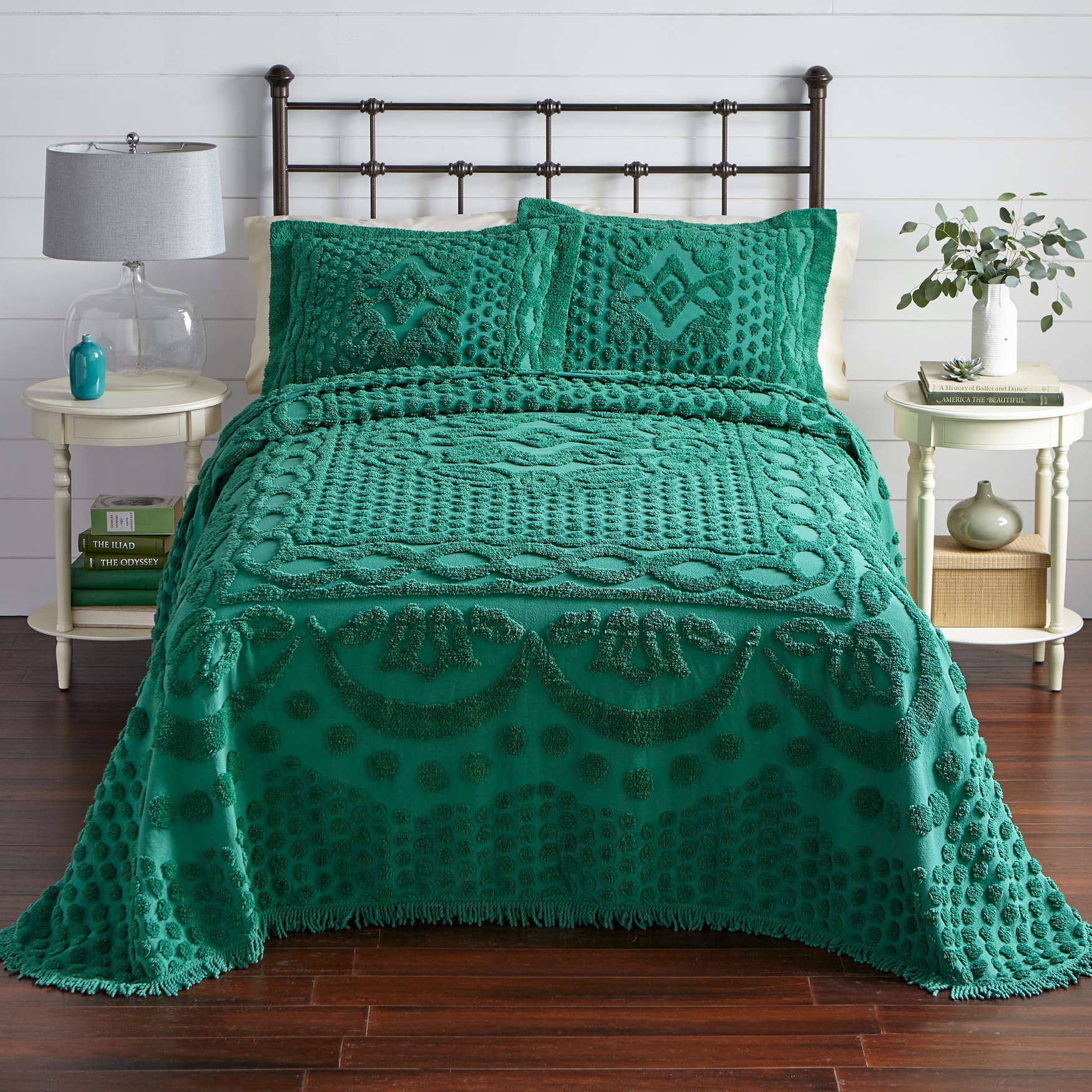 Brylanehome Bloom Chenille Bedspread King, Red Multi
