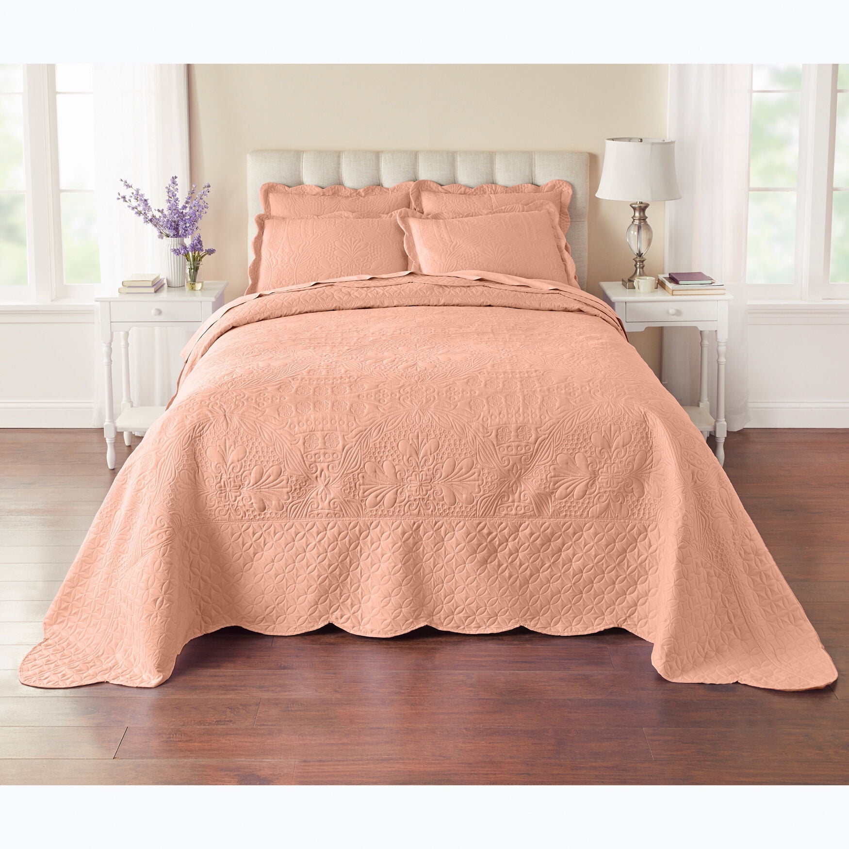 BrylaneHome Lily Damask Bedspread